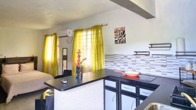 Cattleya Flor Hotel in Near F.D. Roosevelt Airport
